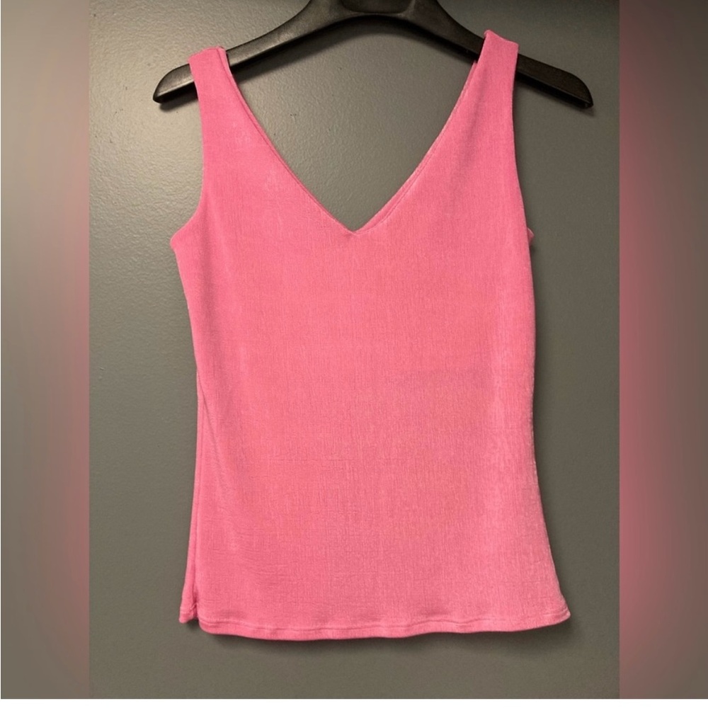 💛TODAY***$12***Asiana hot pink v-neck tank top.